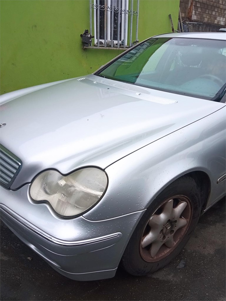 Foto 1 aleta izquierda mercedes benz w203