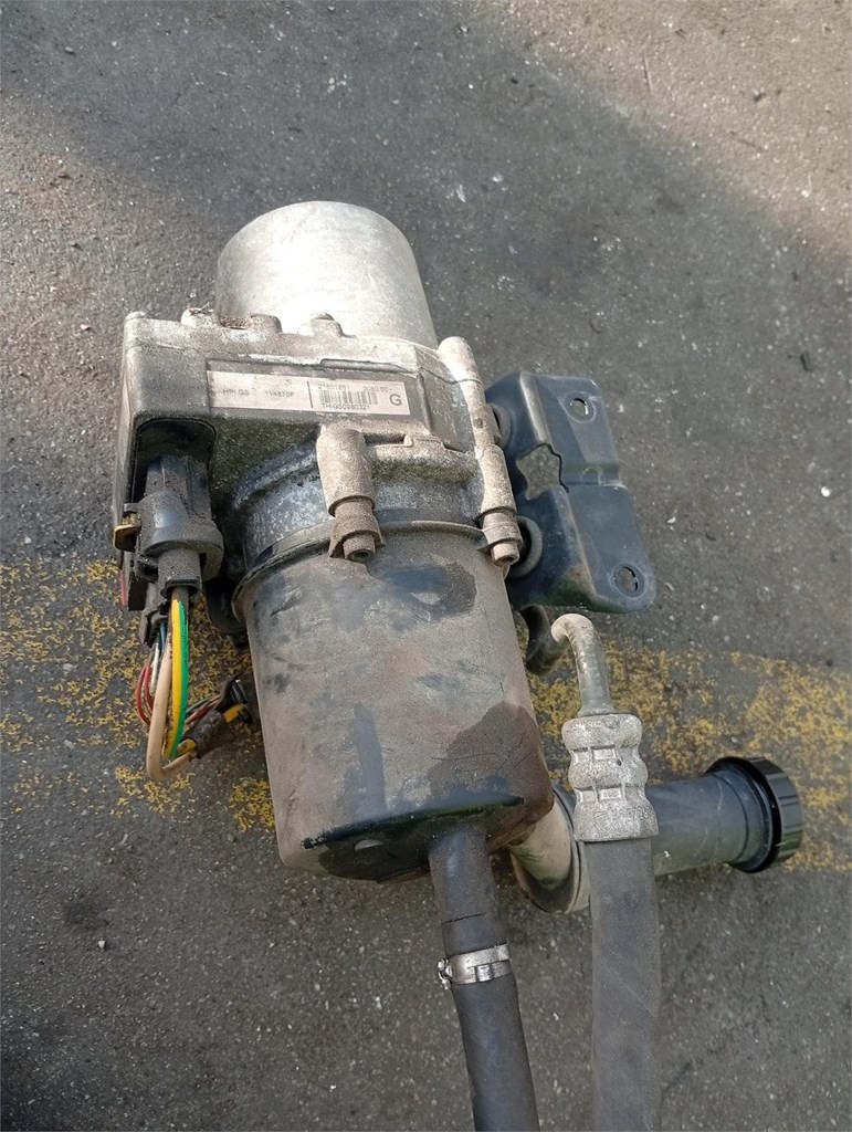 Foto 1 bomba de direccio n Citroën c4 