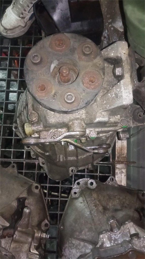 Foto 1 CAJA CAMBIOS MERCEDES-BENZ KOMBI T-MODEL 1977 ref 123261