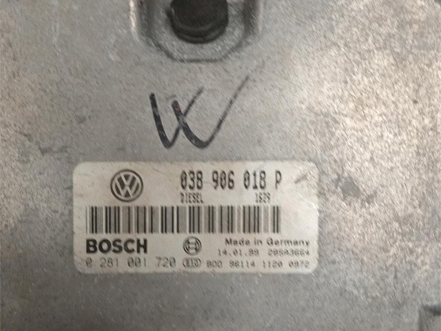 Centralita BOSCH 038906018 P VW