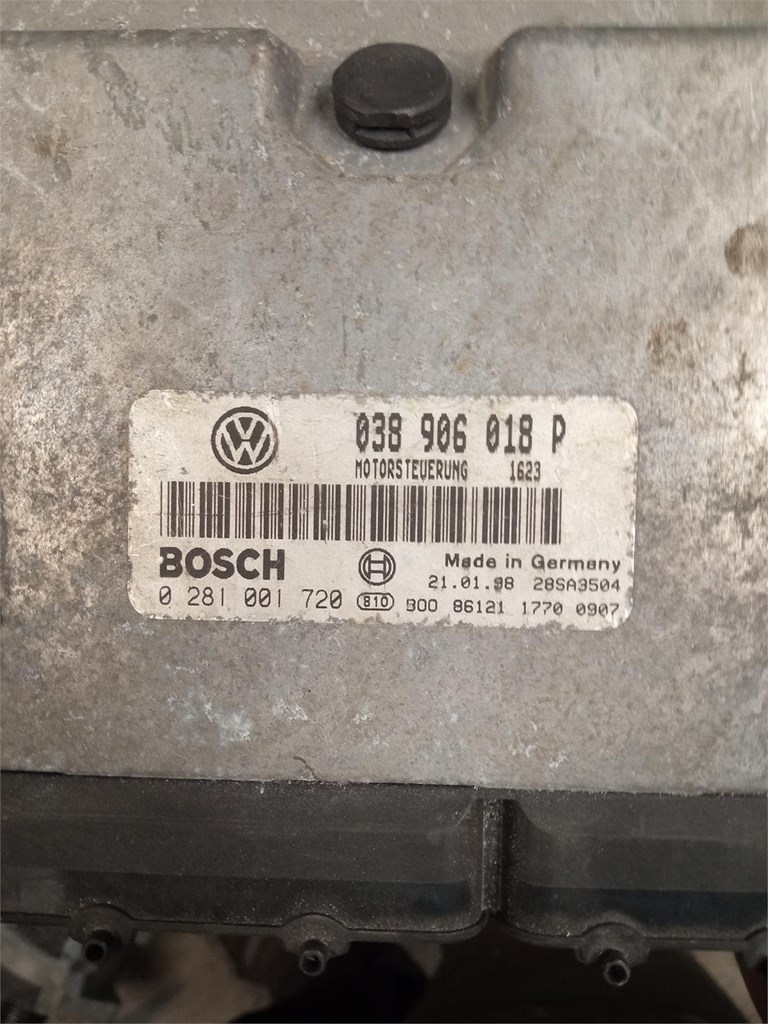 Foto 1 CENTRALITA MOTOR UCE VOLKSWAGEN PASSAT 1996  Centralita Motor Bosch 038906018P