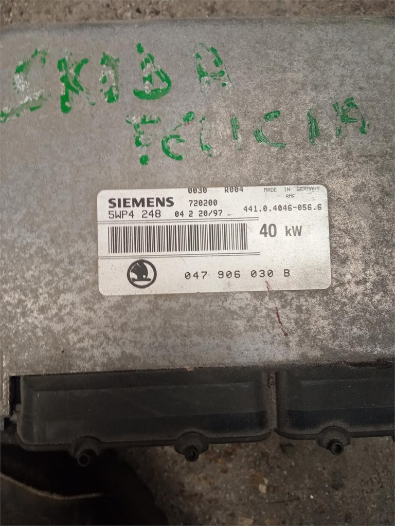 Foto 1 centralita skoda felicia 1997  Centralita Siemens 047906030B