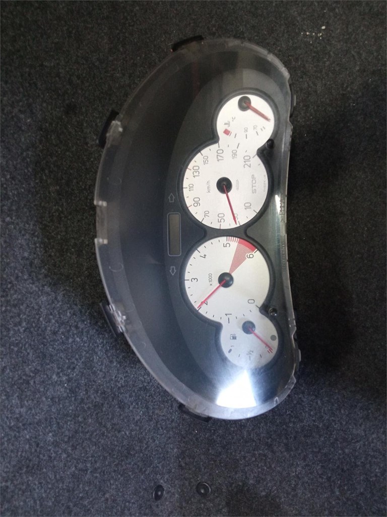 Foto 1 Cuadro de instrumentos PEUGEOT 206