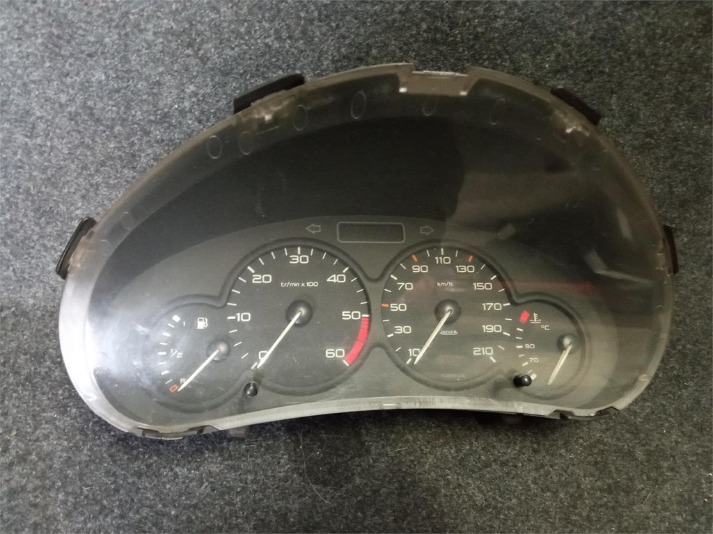 Foto 1 Cuadro de instrumentos Peugeot 206
