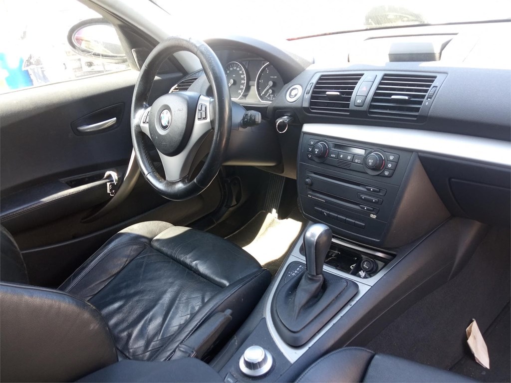 Foto 2 Despiece completo de BMW Serie 1. Vehículo disponible para despiece con gran variedad de recambios