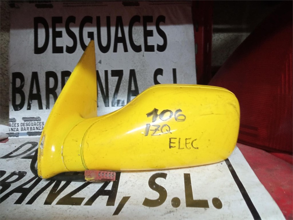 Foto 1 Espejo retrovisor amarillo 106 