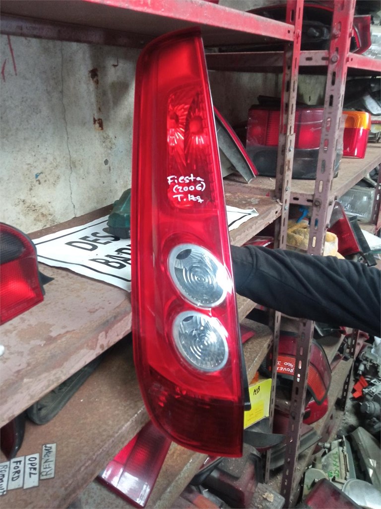 Foto 1 faro ford fiesta 2006