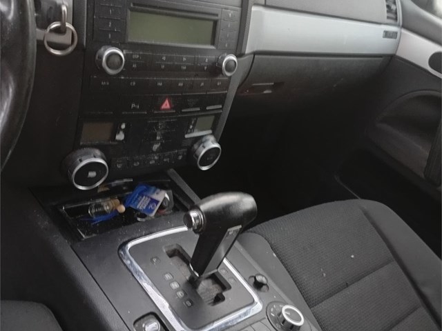 interior volkswagen touareg