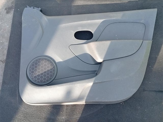 panel puerta delantera derecha dacia logan