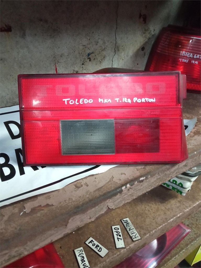 Foto 1 piloto porton trasero izquierdo seat toledo mk1