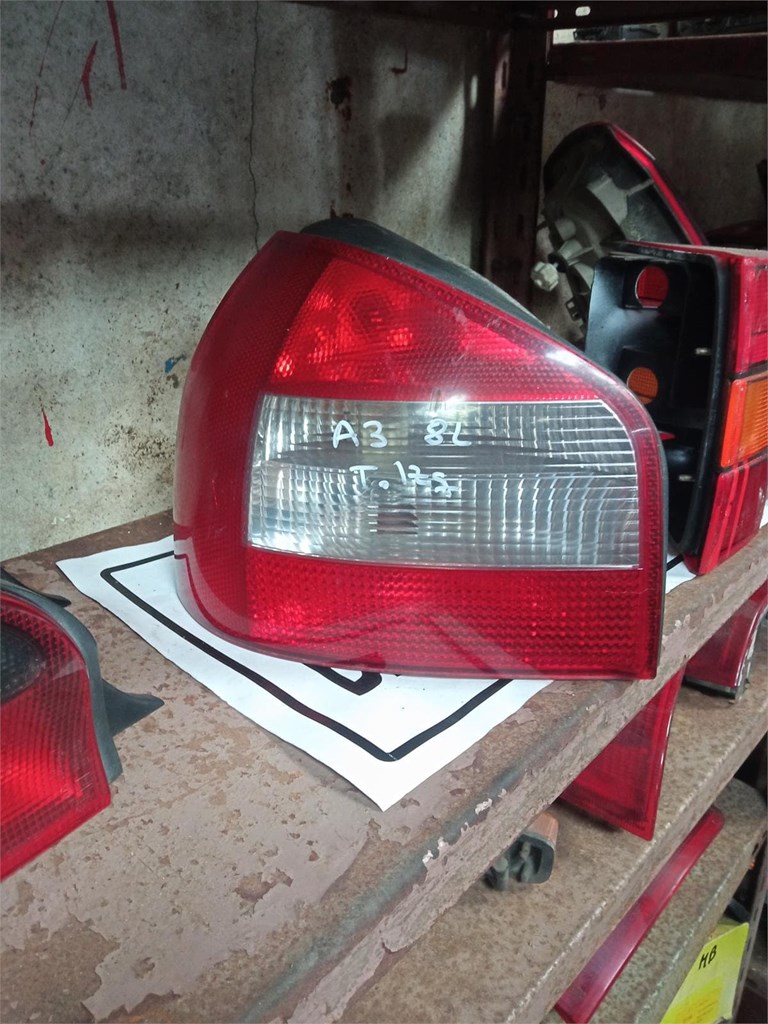 Foto 1 piloto trasero a3 8l 