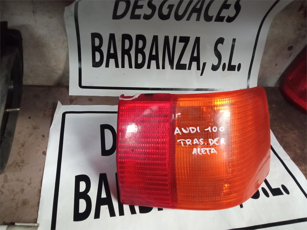 Foto 1 piloto trasero audi 100