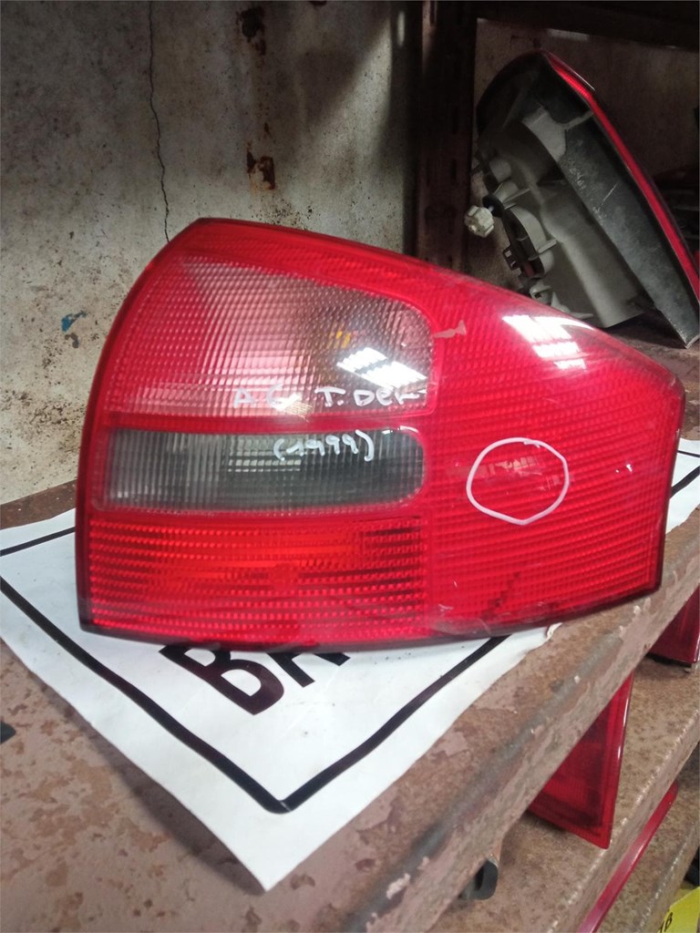 Foto 1 piloto trasero audi a6 