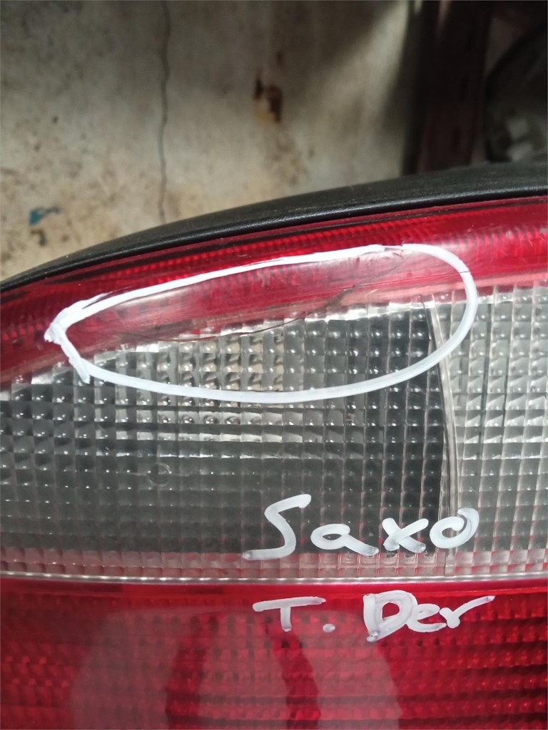 Foto 2 piloto trasero Citroën saxo 