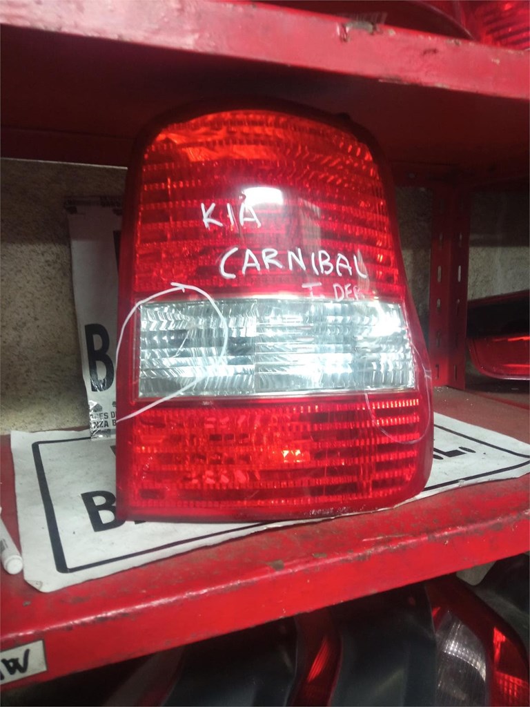 Foto 1 Piloto trasero derecho kia Carnival