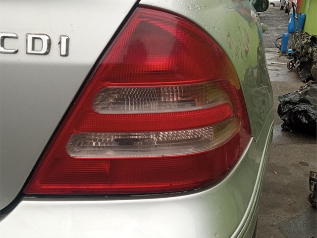 piloto trasero derecho mercedes Benz