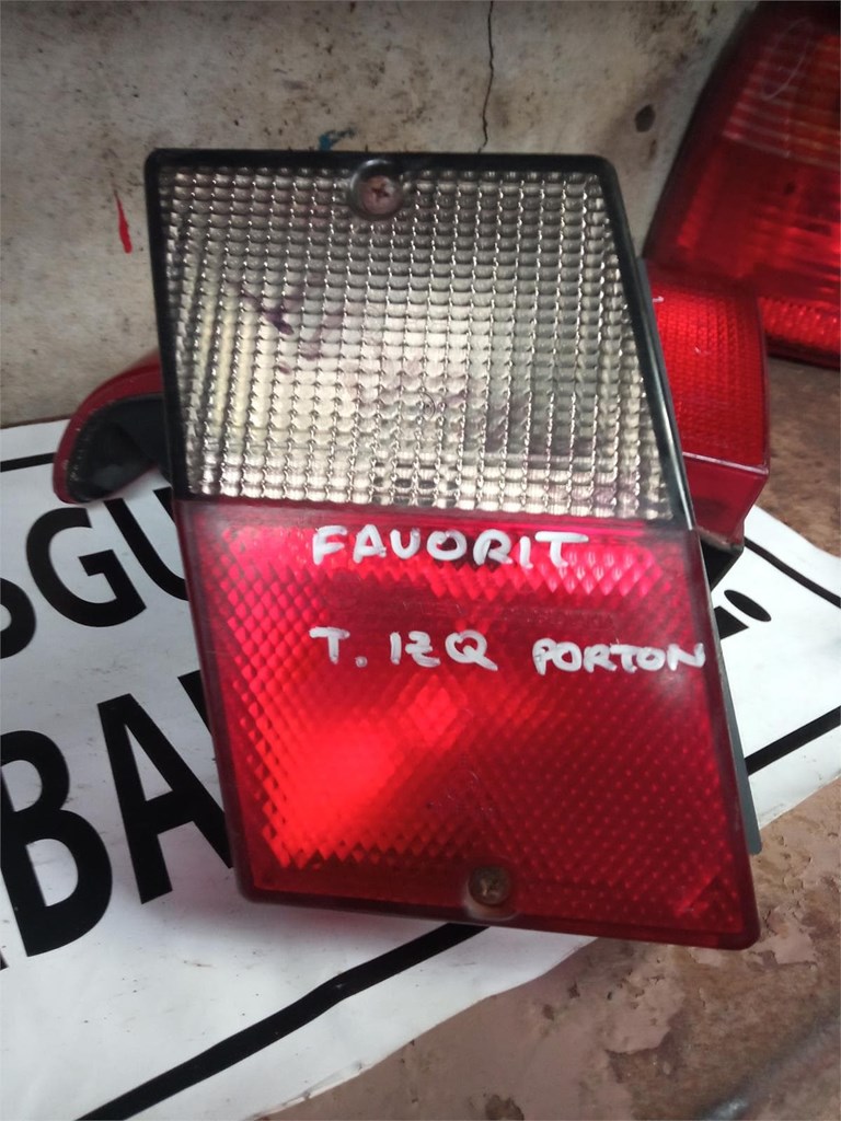 Foto 1 piloto trasero favorit