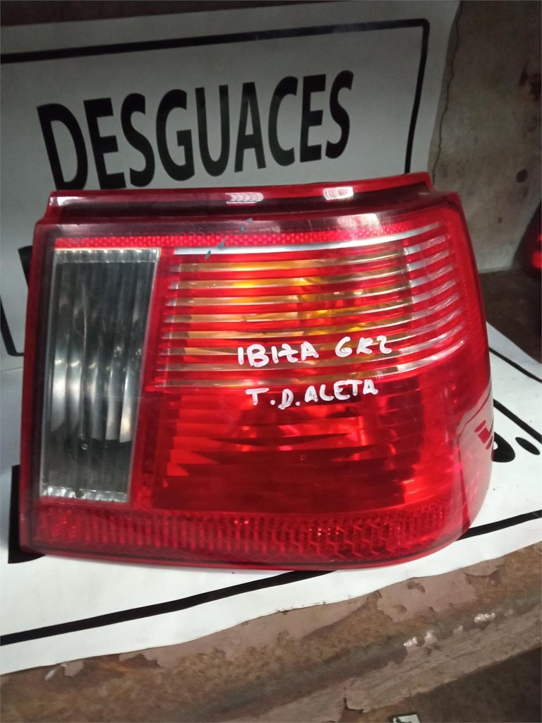 Foto 3 piloto trasero ibiza 6k2