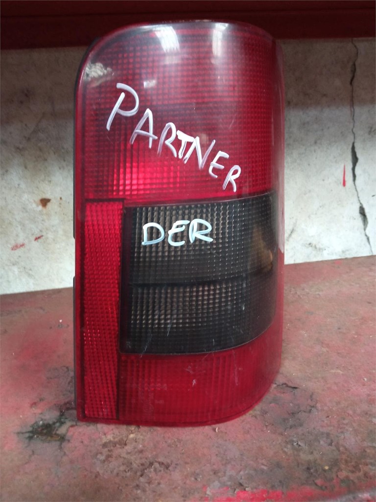 Foto 1 piloto trasero peugeot partner 