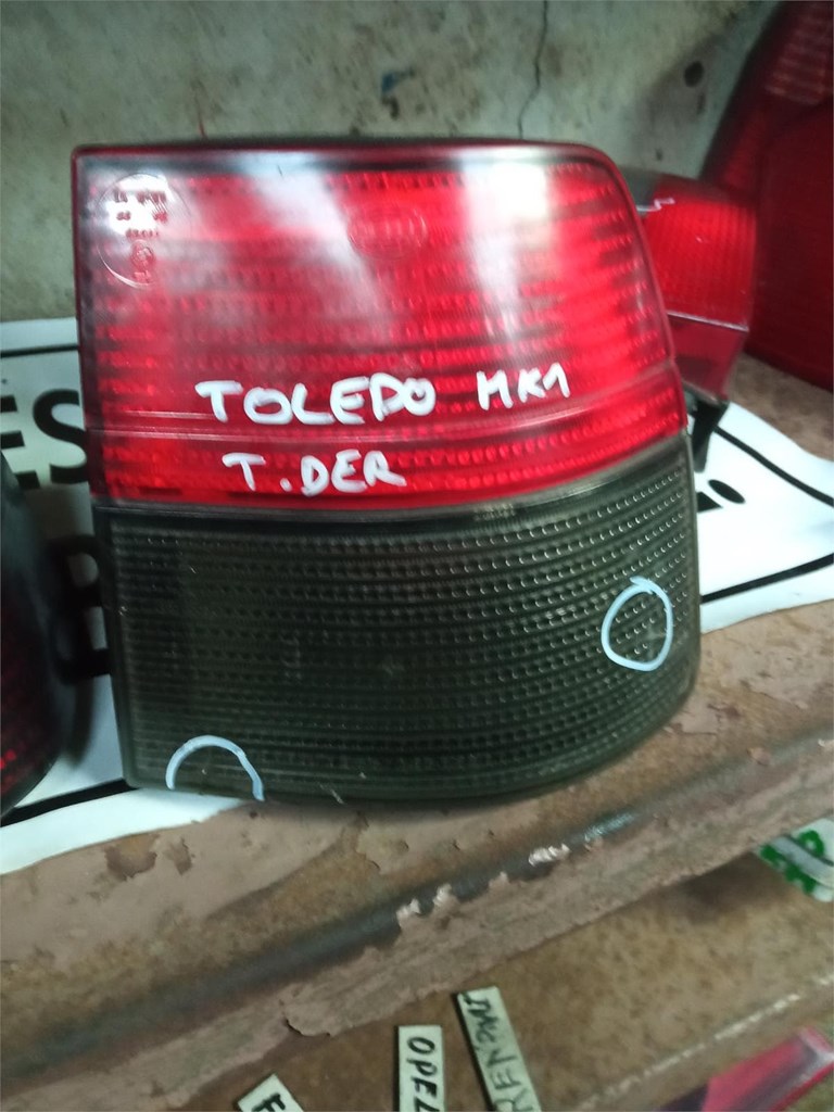 Foto 1 piloto trasero seat toledo mk1 