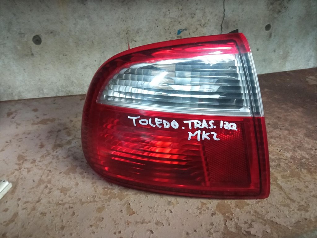 Foto 1 piloto trasero seat toledo mk2