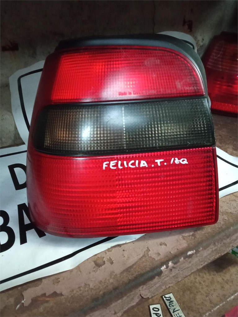 Foto 1 piloto trasero skoda felicia