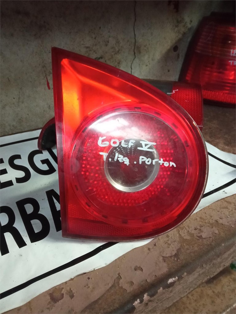 Foto 1 piloto trasero volkswagen golf 5