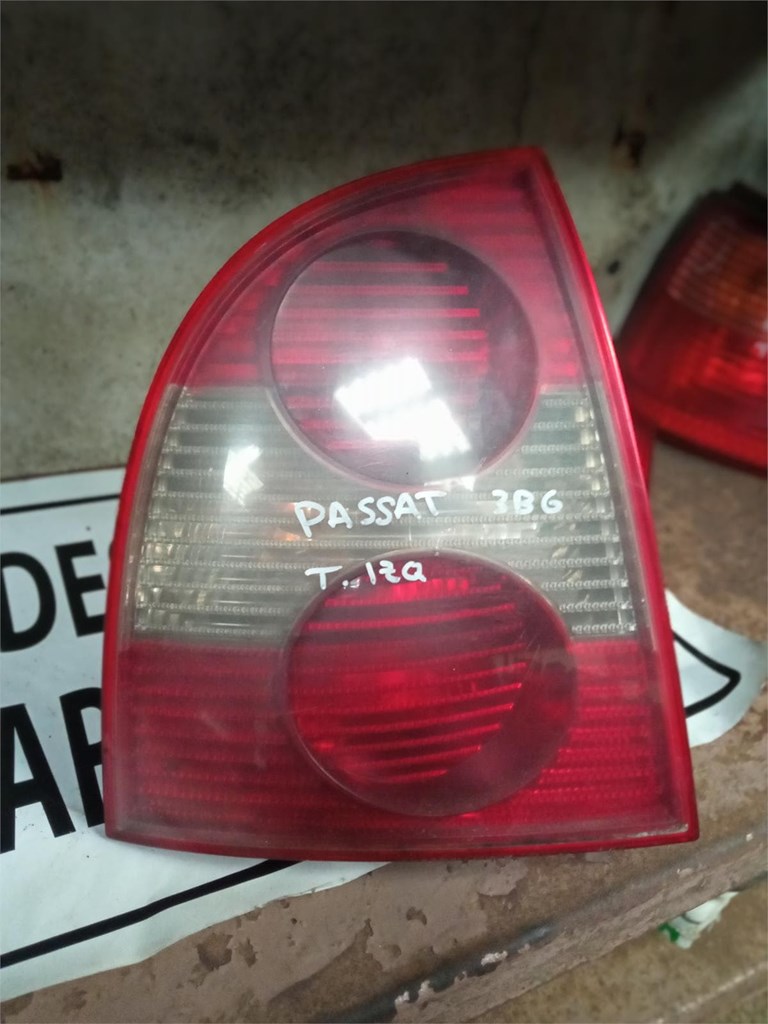 Foto 1 piloto trasero volkswagen passat 3bg 