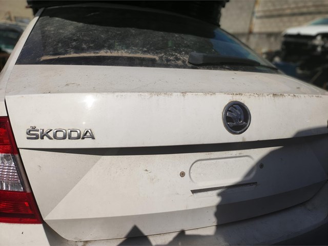 porton trasero skoda rapid 