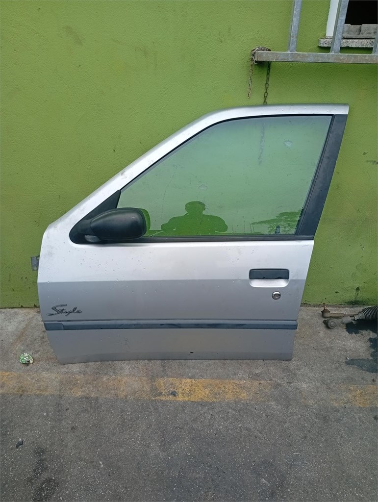 Foto 1 Puerta conductor Peugeot 306 