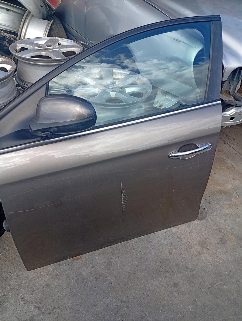 Foto 1 puerta delantera izquierda fiat bravo