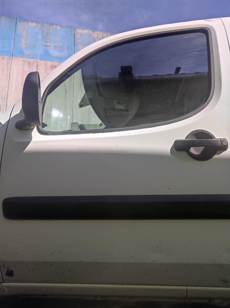 Foto 1 puerta delantera izquierda fiat doblo 