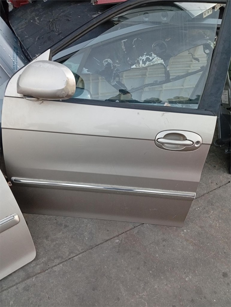 Foto 1 puerta delantera izquierda kia carnival