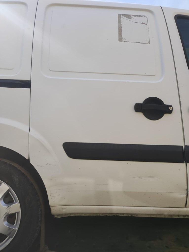 Foto 1 puerta lateral derecha fiat doblo 