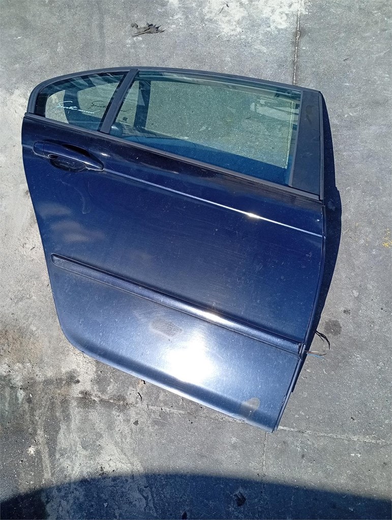 Foto 2 puerta trasera derecha bmw e46 