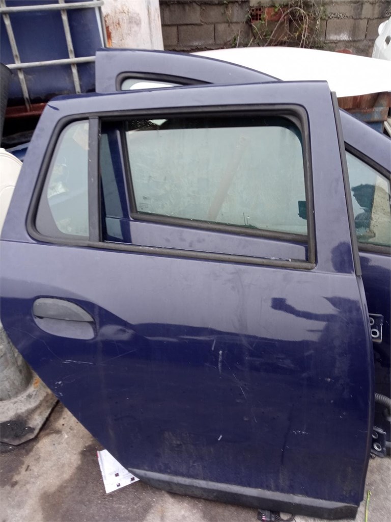 Foto 1 puerta trasera derecha dacia logan