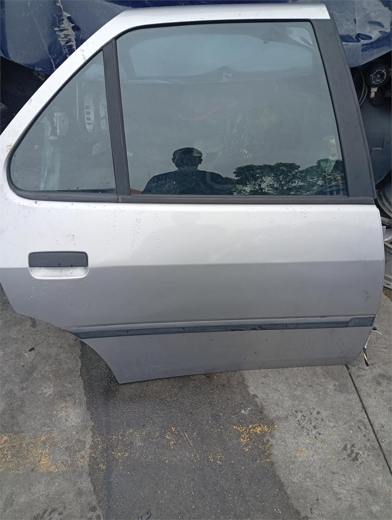 Foto 1 puerta trasera derecha peugeot 306