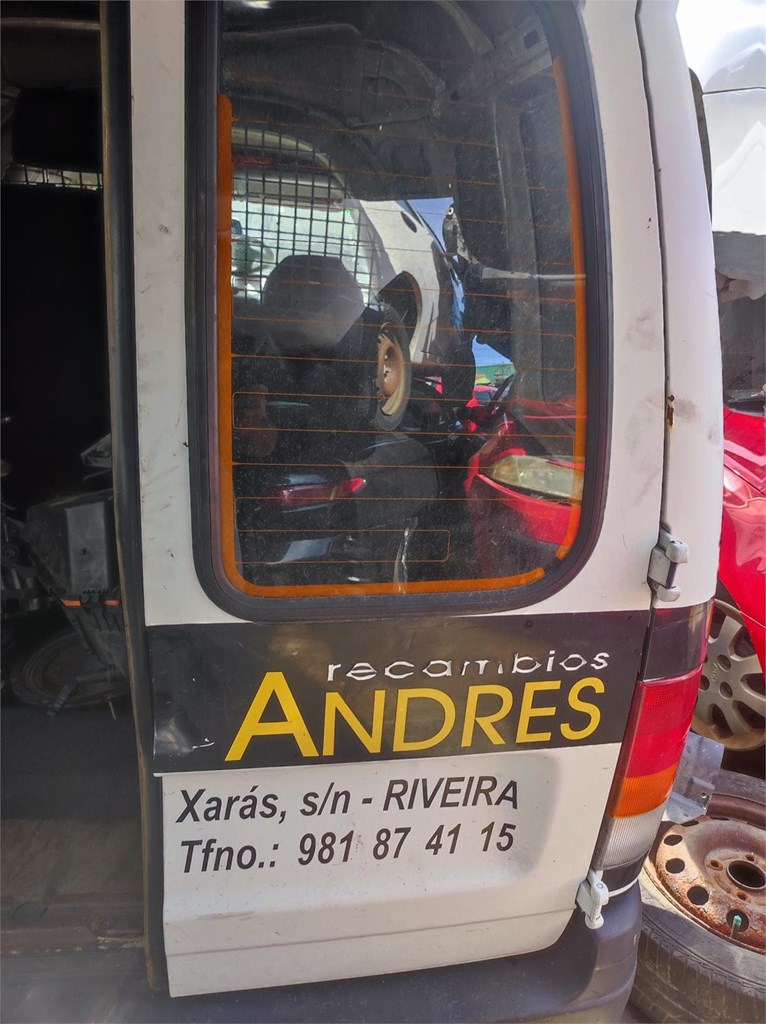 Foto 1 puerta trasera derecha seat inca 