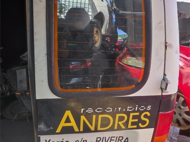 puerta trasera derecha seat inca 