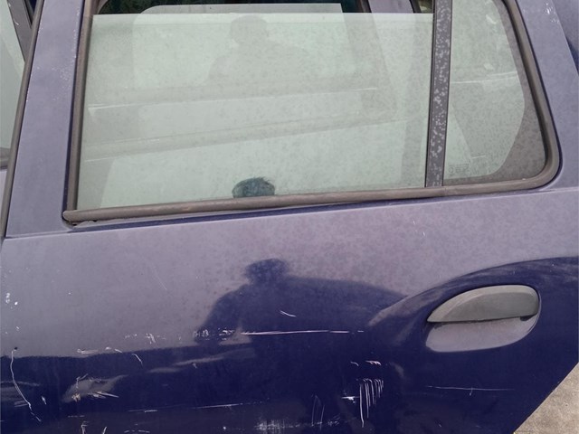 puerta trasera izquierda dacia logan