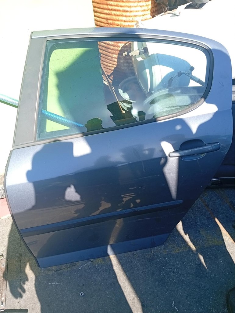 Foto 1 puerta trasera izquierda peugeot 407