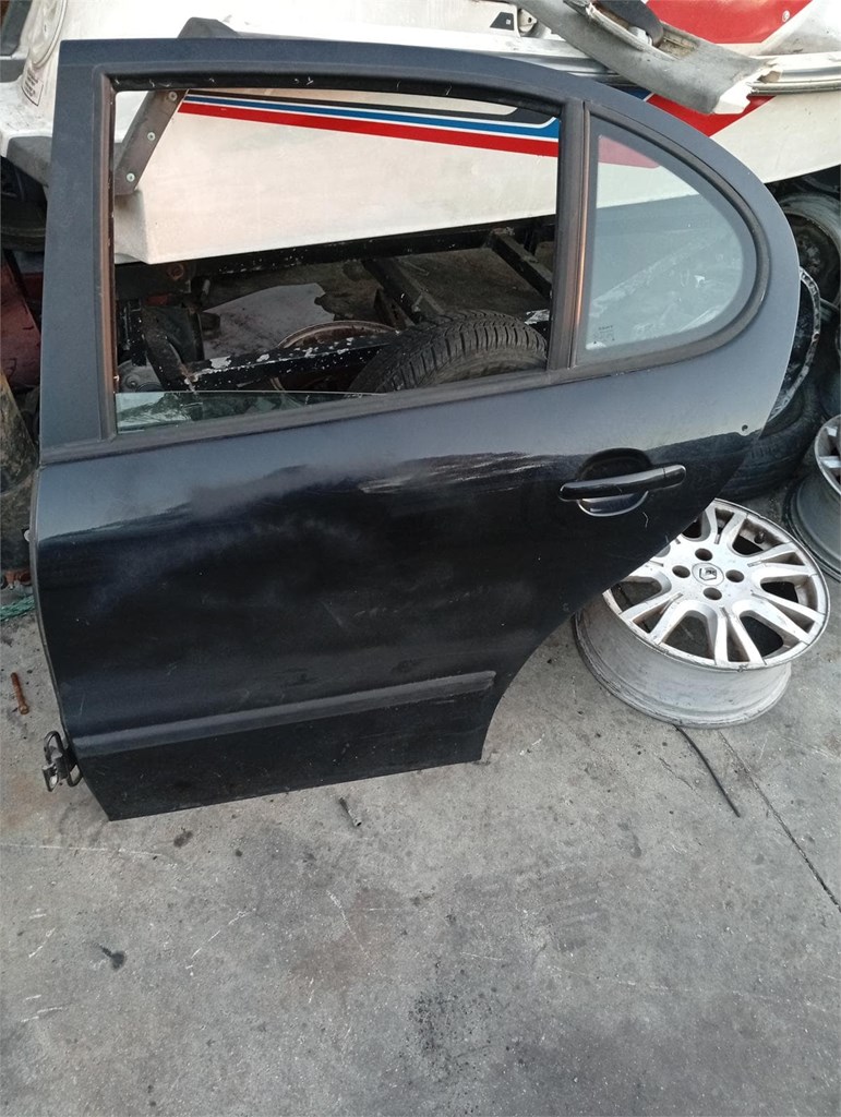 Foto 1 puerta trasera izquierda seat leon 1