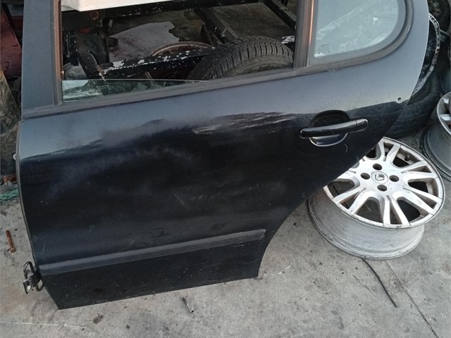 puerta trasera izquierda seat leon 1