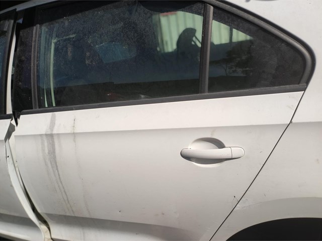 puerta trasera izquierda skoda rapid