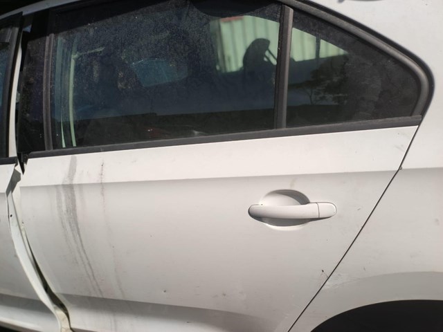 puerta trasera izquierda skoda rapid 