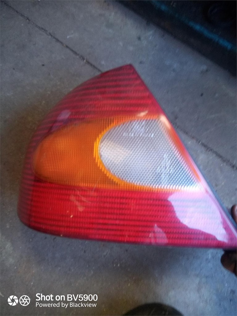 Foto 1 se venden dos pilotos trasero Mondeo mk1