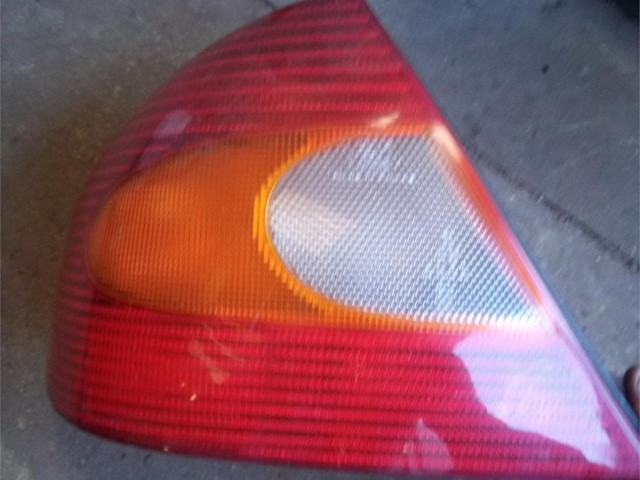 se venden dos pilotos trasero Mondeo mk1